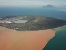 Gunung Anak Krakatau Mengalami Guncangan Letusan Sebanyak 415 Kali dalam Tahun 2023