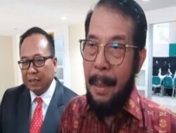 Respons Anwar Usman mengenai Peluang Sengketa Pemilihan Presiden Diajukan ke Mahkamah Konstitusi

Alternatif:
1. Respons Anwar Usman Terkait Kemungkinan Sengketa Pilpres Diajukan ke MK
2. Anwar Usman Menanggapi Potensi Perselisihan Pemilihan Presiden yang Dibawa ke MK
3. Penilaian Anwar Usman tentang Peluang Sengketa Pilpres Diadukan ke Mahkamah Konstitusi.