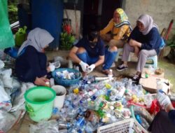 Membangkitkan Kesadaran Warga Melalui Bank Sampah di Kampung Berseri Astra Ecovillage Sarabar