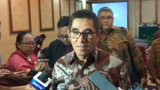 Mantan Ketua MK Meminta DPR Untuk Menelusuri Kebenaran Tuduhan Intervensi Jokowi dalam Kasus Setya Novanto