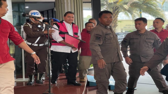 Achsanul Qosasi, Anggota BPK, Diduga Menerima Rp40 M dalam Kasus Korupsi BTS Kominfo yang Terungkap