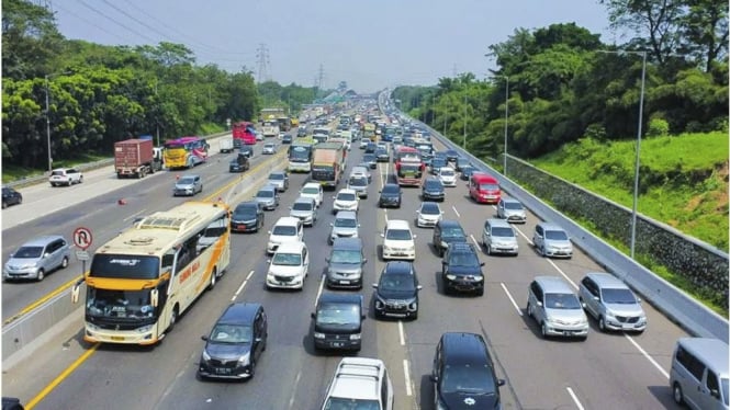 Lebih dari 69.930 Kendaraan Menigalkan Jakarta Melalui Tol Cikampek Selama Libur Natal 2023