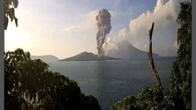 Gunung Anak Krakatau Meletus Kembali, Abu Mencapai Ketinggian 700 Meter