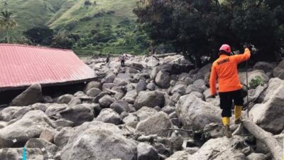 160 Warga Humbang Hasundutan Mengungsi Akibat Rumah Rusak Akibat Banjir Bandang