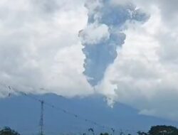 Hujan Abu Gunung Marapi Melanda 14 Kecamatan di Agam Sumatera Barat