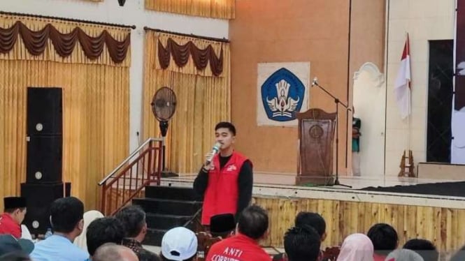 Kaesang Pangarep Berharap Guru Lebih Fokus dalam Mendidik Generasi Muda Indonesia demi Kesejahteraan Bangsa