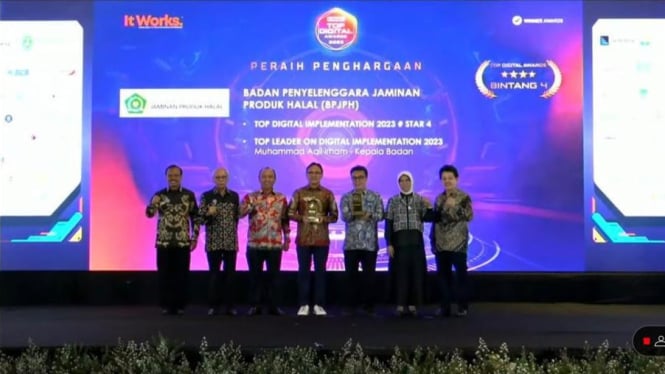 Kemenag BPJPH Memenangkan Dua Penghargaan Top Digital Awards 2023 berkat SIHALAL