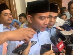 Silaturahmi dengan Ponpes Al Baghdadi di Karawang, Gibran Meminta Restu Doa