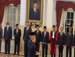 Jokowi Mengukuhkan Irjen Marthinus Hukom Sebagai Kepala BNN