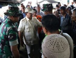 Prabowo Berjumpa dengan Prajurit yang Membawa Zhafirah Pendaki saat Erupsi Marapi