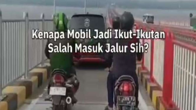 ‘Video Mobil Hitam yang Menyelonong Lewat Jalur Motor di Jembatan Suramadu Viral’