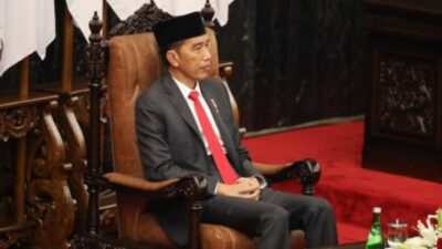 Jokowi Dapat Gelar Alumnus Memalukan dari BEM karena Tak Hadir di Dies Natalis UGM