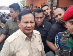 Prabowo Minta Tim Satuan Tugas Universitas Pertahanan Meneliti Alternatif untuk Rumah Warga yang Terdampak Kenaikan Air Laut