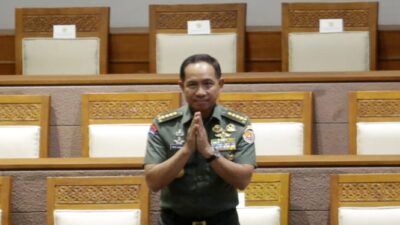 Panglima TNI Jenderal Agus Subiyanto melakukan mutasi 114 perwira tinggi termasuk Danpuspom TNI dan Waka RSPAD