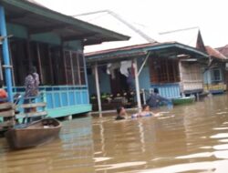 Kota Jambi Mulai Dilanda Banjir Besar dengan Kedalaman Air 4 Meter Lebih