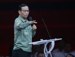 Hotman Paris Marah kepada Mahfud MD karena Menteri Lain Mengundurkan Diri Selain Menkopolhukam