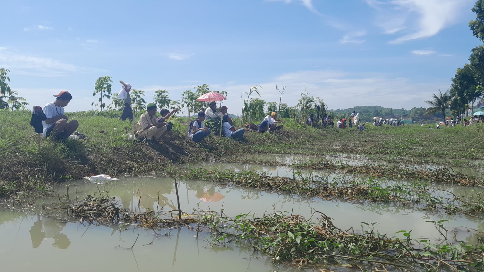 Caleg DPR RI Dapil Jabar X Rokhmat Ardiyan Mencuri Perhatian dengan Suara Merdu Melalui Acara Mancing Mania di Pangandaran