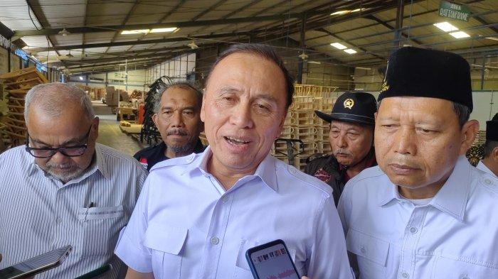 Mochamad Iriawan Beri Dua Mobil Gratis kepada Masyarakat Pangandaran untuk Bantuan