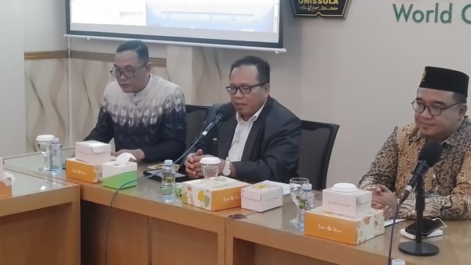 Rektor Unissula Semarang Menolak Permintaan Oknum Polisi untuk Membuat Video Pujian kepada Jokowi