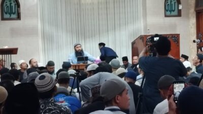 Ustaz Syafiq Basalamah Dapat Menyampaikan Kajian dengan Lancar di Surabaya, PSI Mengalami Lonjakan Suara yang Tidak Masuk Akal