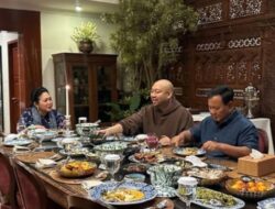 Prabowo Membagikan Momen Buka Puasa Bersama Titiek Soeharto dan Didit