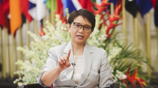 Menteri Luar Negeri Retno Marsudi Menegaskan Indonesia Sedang Mencari Cara untuk Menyalurkan Bantuan ke Palestina