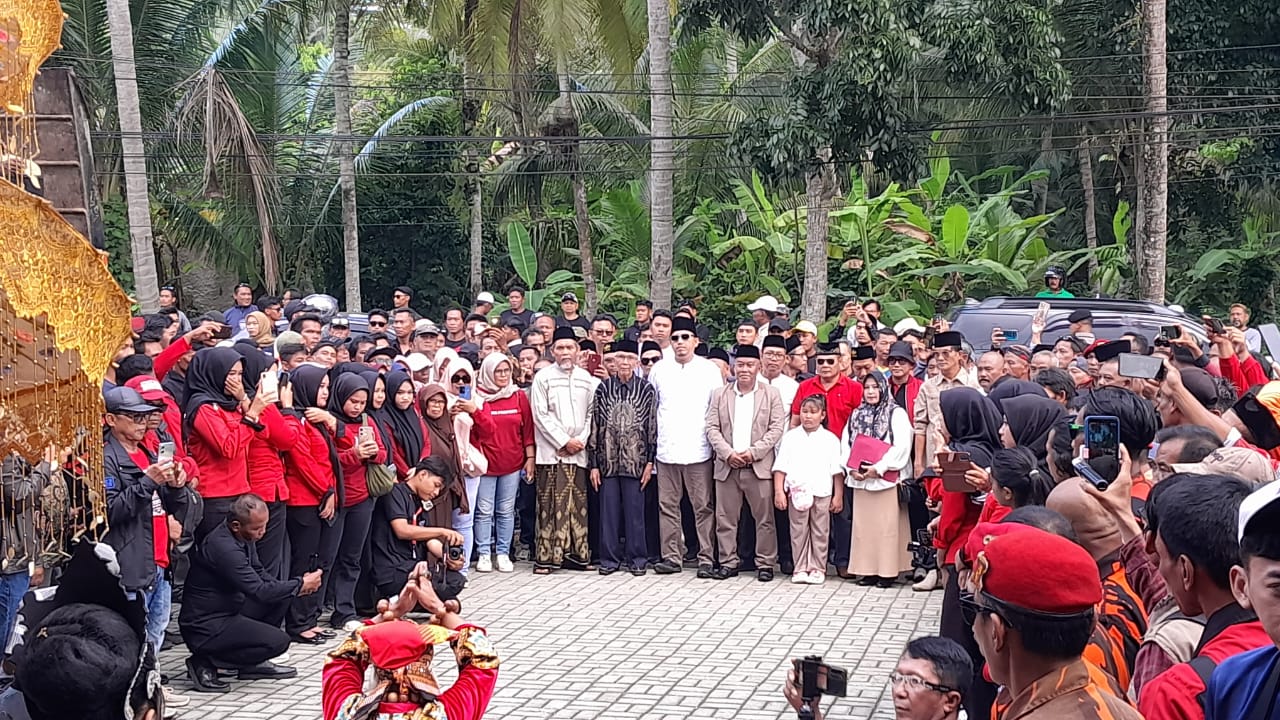 Dukungan Ribuan Warga Untuk Dadang Solihat Sebagai Calon Bupati Pangandaran