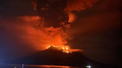 Gunung Ruang biasa mengeluarkan awan panas, kata PVMBG