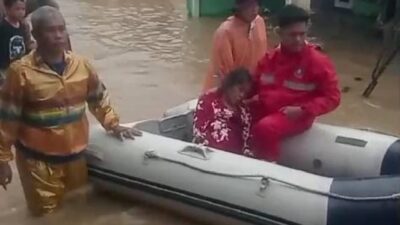 Tangerang Banjir: Evakuasi Puluhan Warga dari 1.070 Rumah Terendam