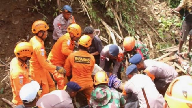 Satu Selamat, Lima Korban Longsor di Pegunungan Arfak Ditemukan