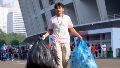 Bank Mandiri Ajak Suporter Jaga Semangat Laga Indonesia Vs Irak dengan Bersih-Bersih di SUGBK