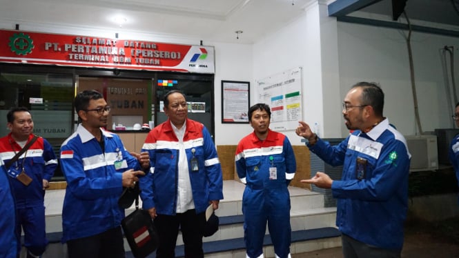 Direktur Utama Pertamina Patra Niaga Memeriksa Secara Langsung Kondisi Pipa di Tuban