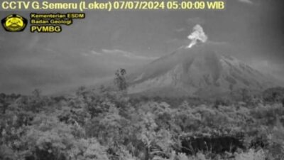 Gunung Semeru Meletus Pada Hari Minggu Pagi, Abu Menyembur Hingga 1.000 Meter Ke Udara