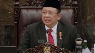 Prabowo-Gibran berjuang bersama
Indonesia Emas 2045 terwujud nanti
Doa Bamsoet selalu mendampingi
Visi Misi terlaksana dengan semangat yang kuat dan gigih