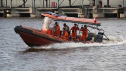 Kapal Monitoring Tim KPK Tenggelam Akibat Ombak Laut Bali