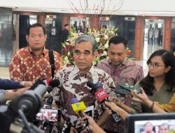 Muzani Ingatkan Para Menteri agar Tidak Membebani Prabowo