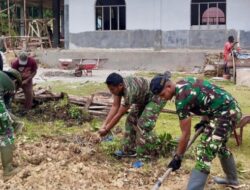 Gotong-royong TNI dan Warga Papua Bangun Gereja Pasca Teror OPM