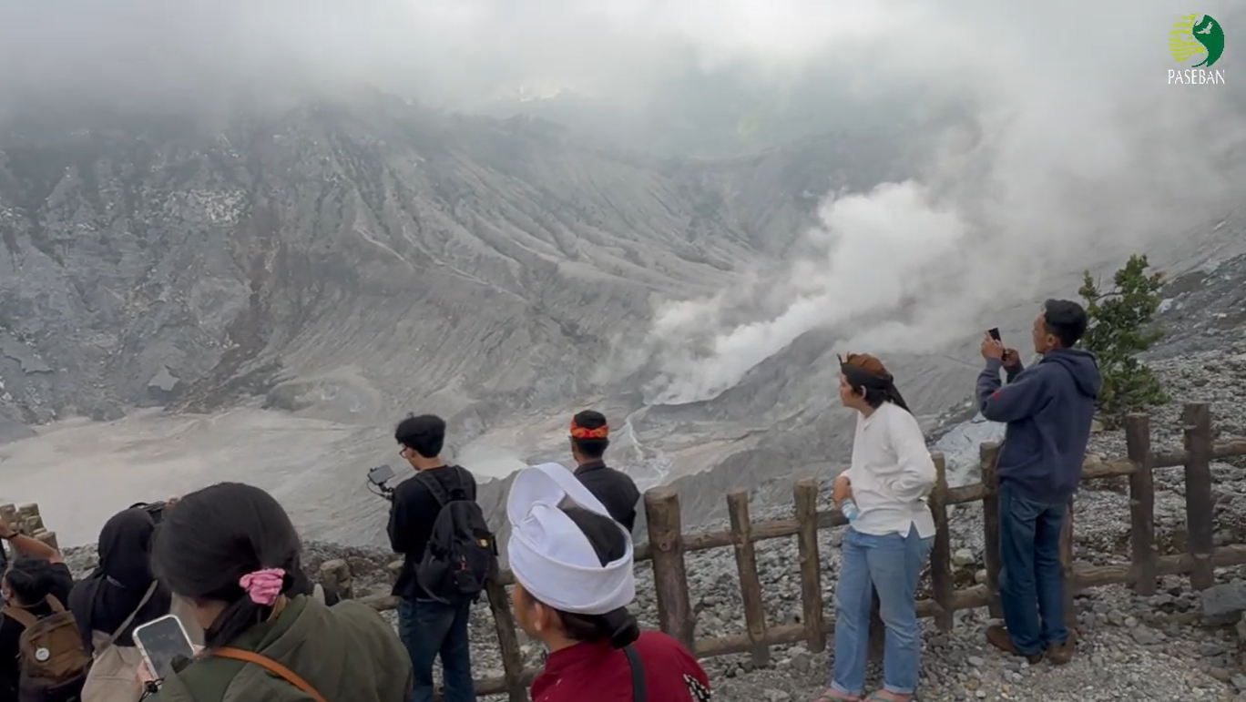 Ngertakeun Bumi Lamba 2025: Analisis Ritualitas Sakral di Gunung Tangkuban Parahu sebagai Praktik Pelestarian Kearifan Lokal dan Ekologi