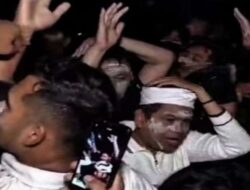 Dedi Mulyadi Diserang Massa Saat Dekati Pendemo: Kejadian Terbaru
