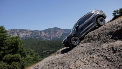 Porsche Cayenne EV: Tahap Prototipe Ditempuh dengan Bantuan AI